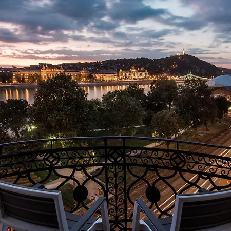 Lägenhet Luxurious Danubeside For 6 Budapest