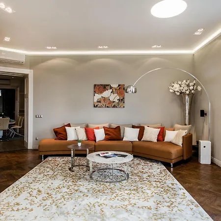 Lägenhet Luxurious Danubeside For 6 Budapest