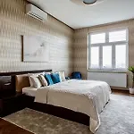 Apartment Luxurious Danubeside For 6 *