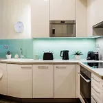 Luxurious Danubeside For 6 Apartment *