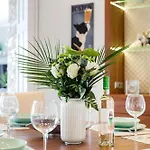 Luxurious Danubeside For 6 Apartment *