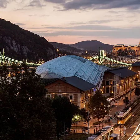 Apartment Luxurious Danubeside For 6 *