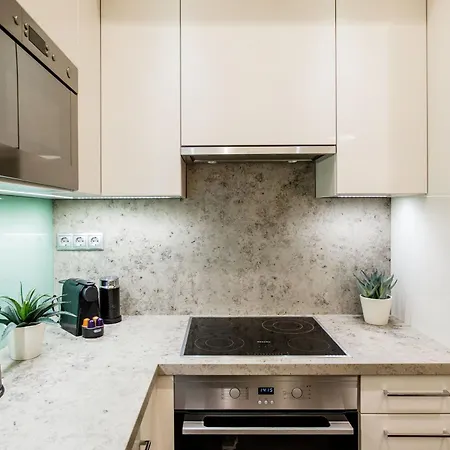 Luxurious Danubeside For 6 Apartament *