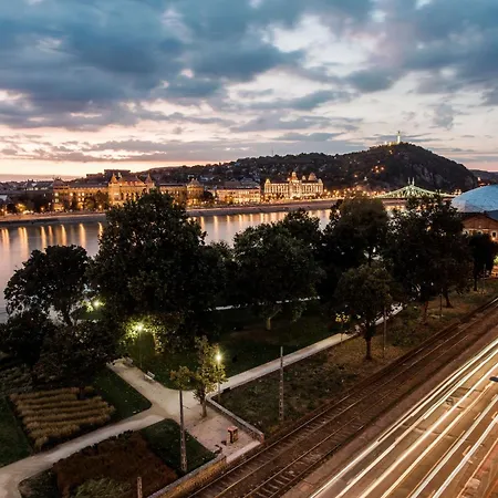 Luxurious Danubeside For 6 Budapeszt